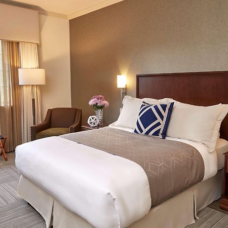 Rizzo Center, A Destination By Hyatt Hotel Chapel Hill Exterior photo