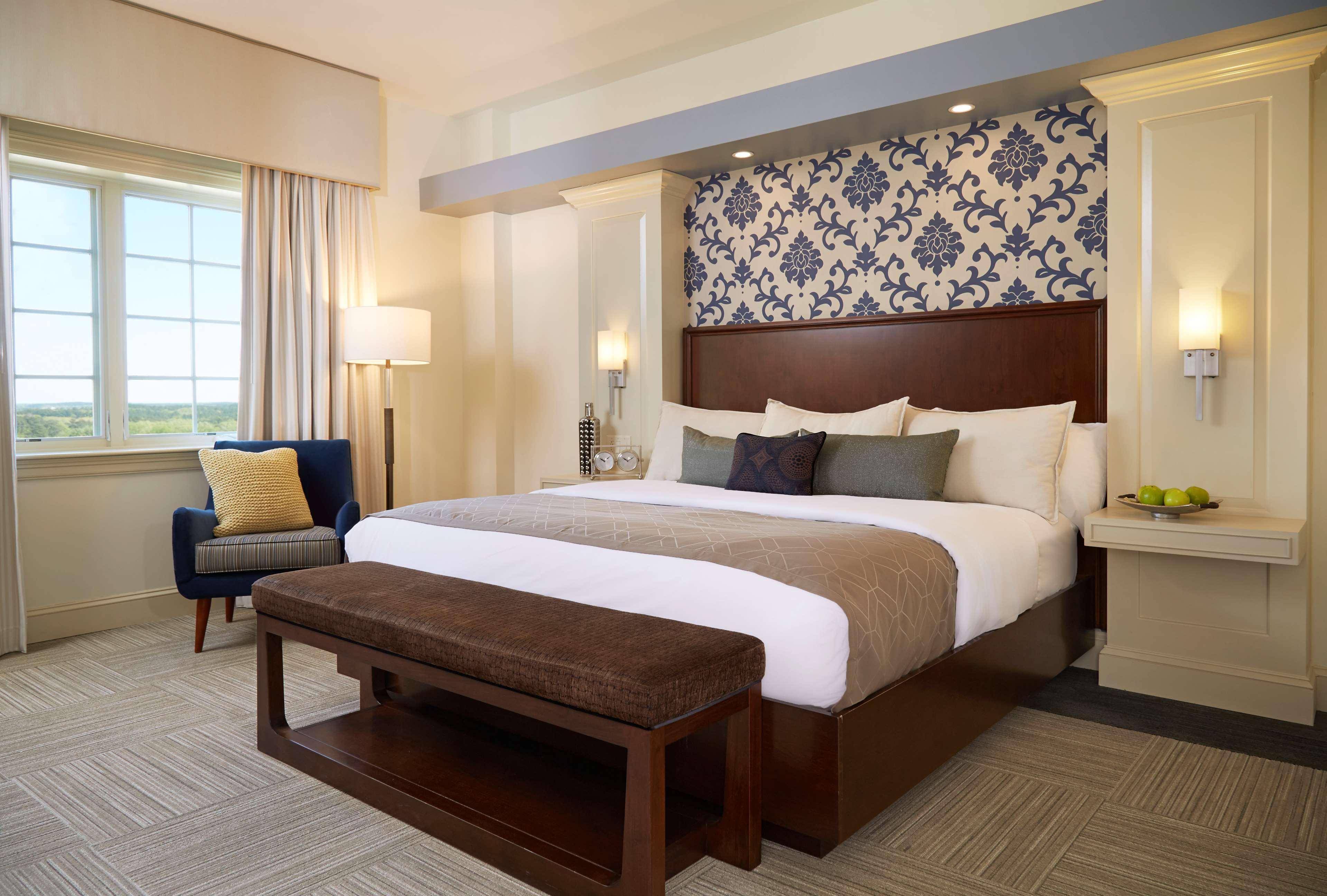 Rizzo Center, A Destination By Hyatt Hotel Chapel Hill Exterior photo