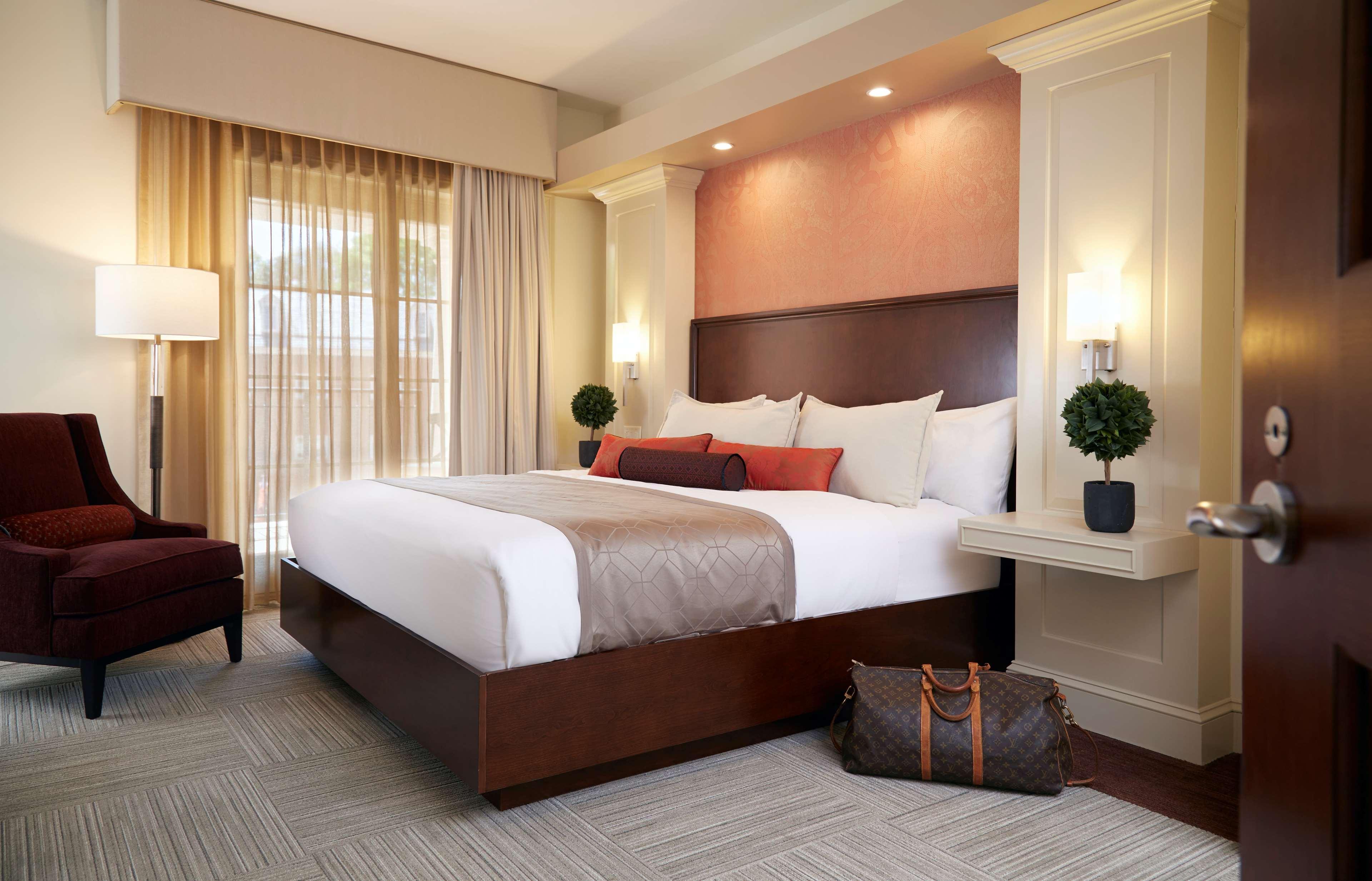 Rizzo Center, A Destination By Hyatt Hotel Chapel Hill Exterior photo